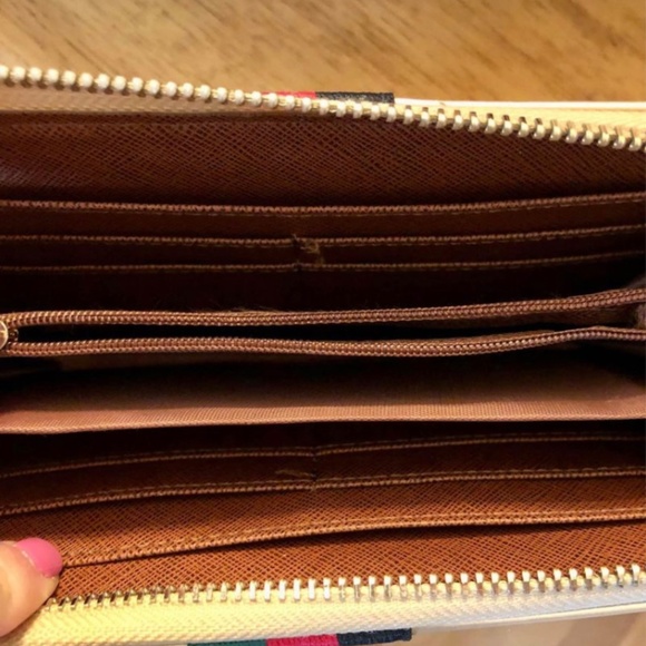 Golden vegan leather satchel w/ matching wallet - Picture 7 of 9